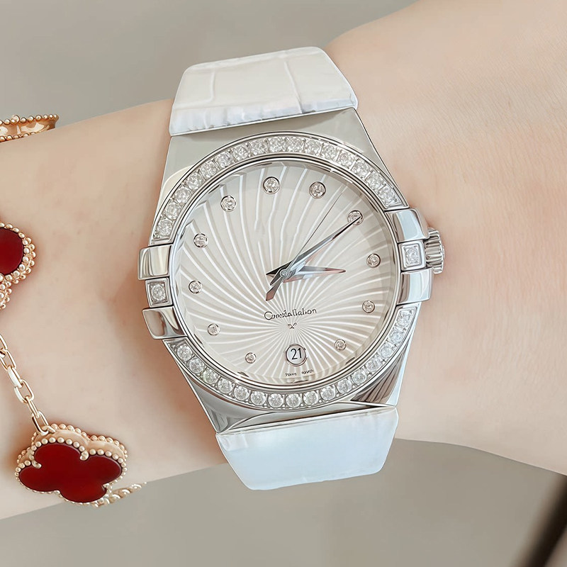 Изогнутый кожаный ремешок для  – обзор и цена Omega Watch Constellation